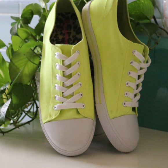 SOLD Unisex Airwalk Neon Canvas Legacee Sneakers - Picture 2 of 16